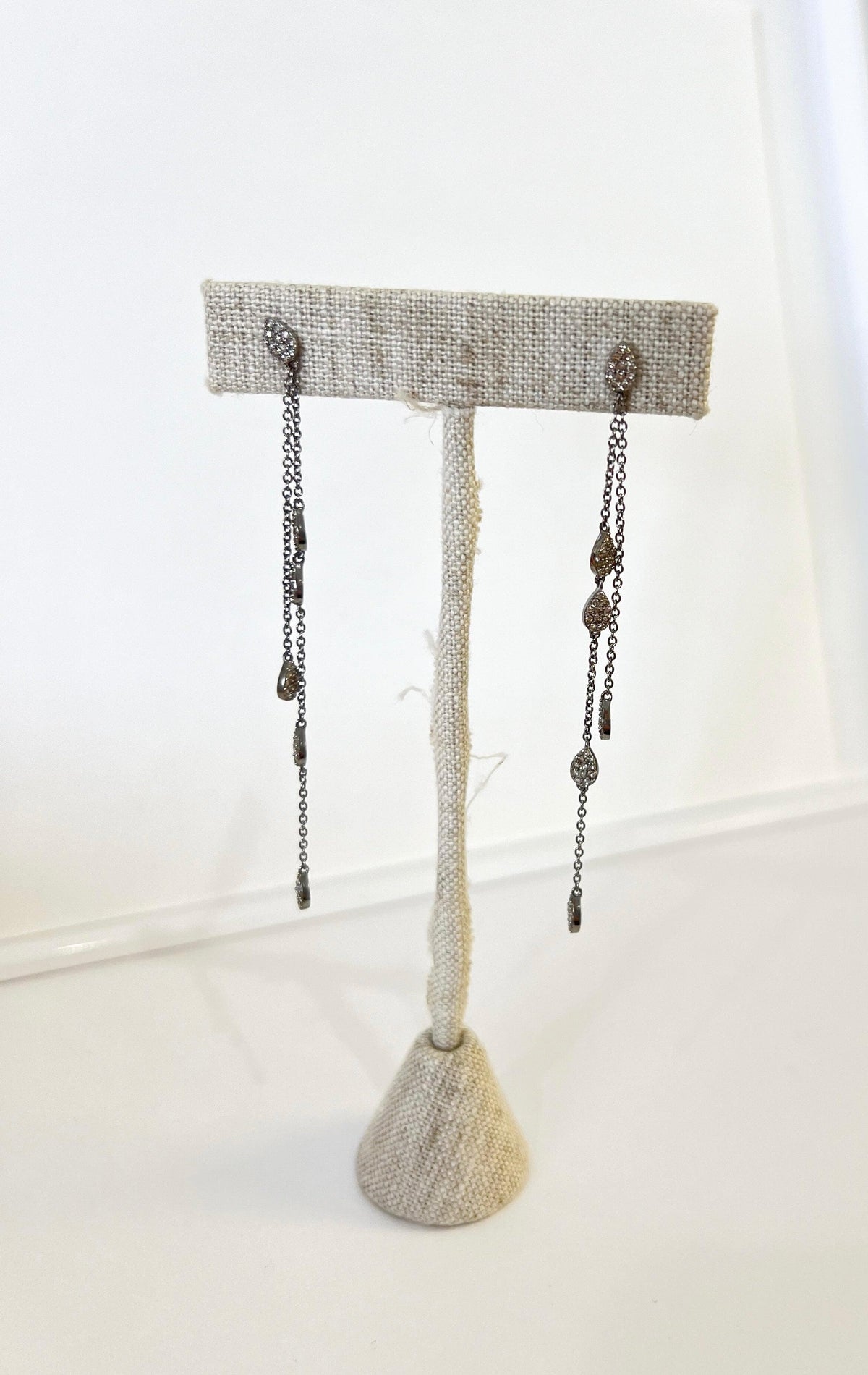 Pear diamond chain dangles