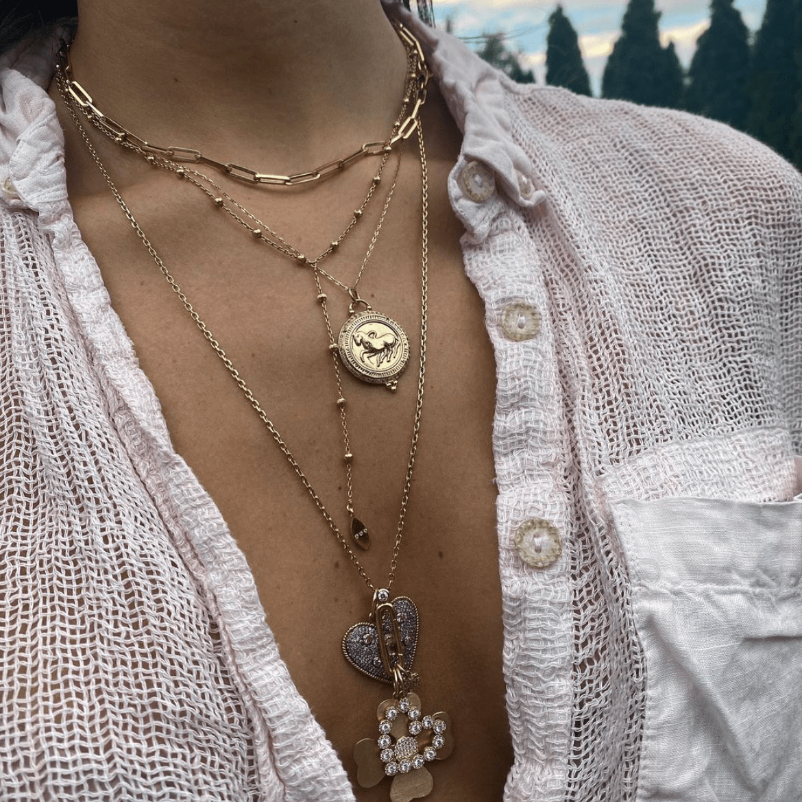 horse medallion | luxe